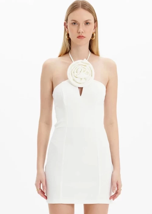 Vestido Curto Com Flor