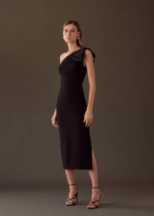 Vestido Ombro Único Bordado